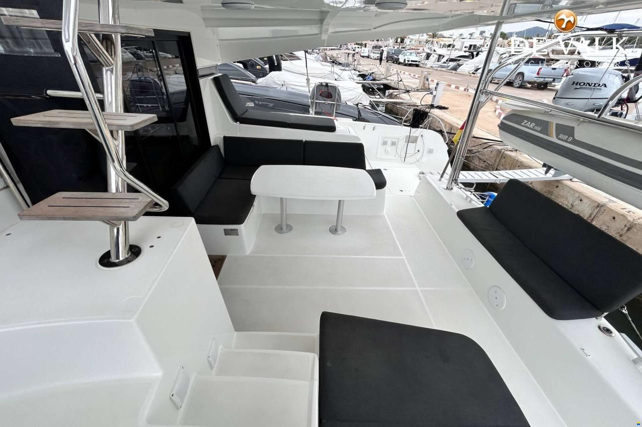 Lagoon 42