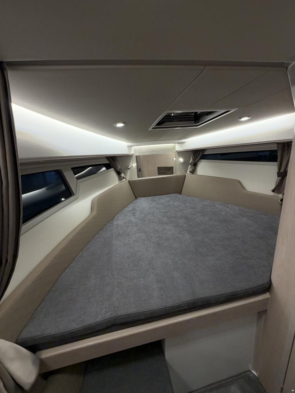 Aquador 300 Hard Top