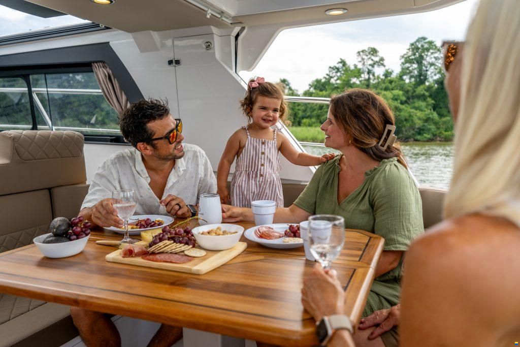 Aquador 300 Hard Top