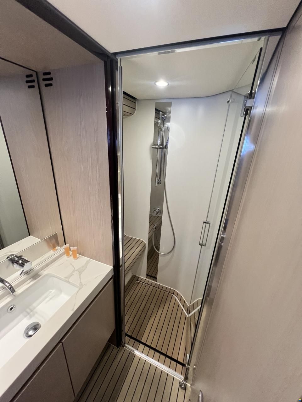 Azimut 60 fly