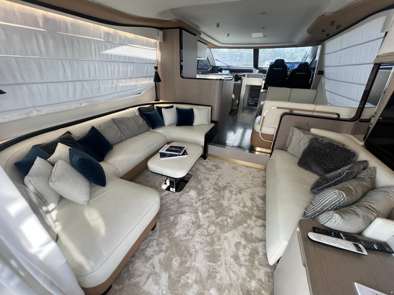 Azimut 60 fly
