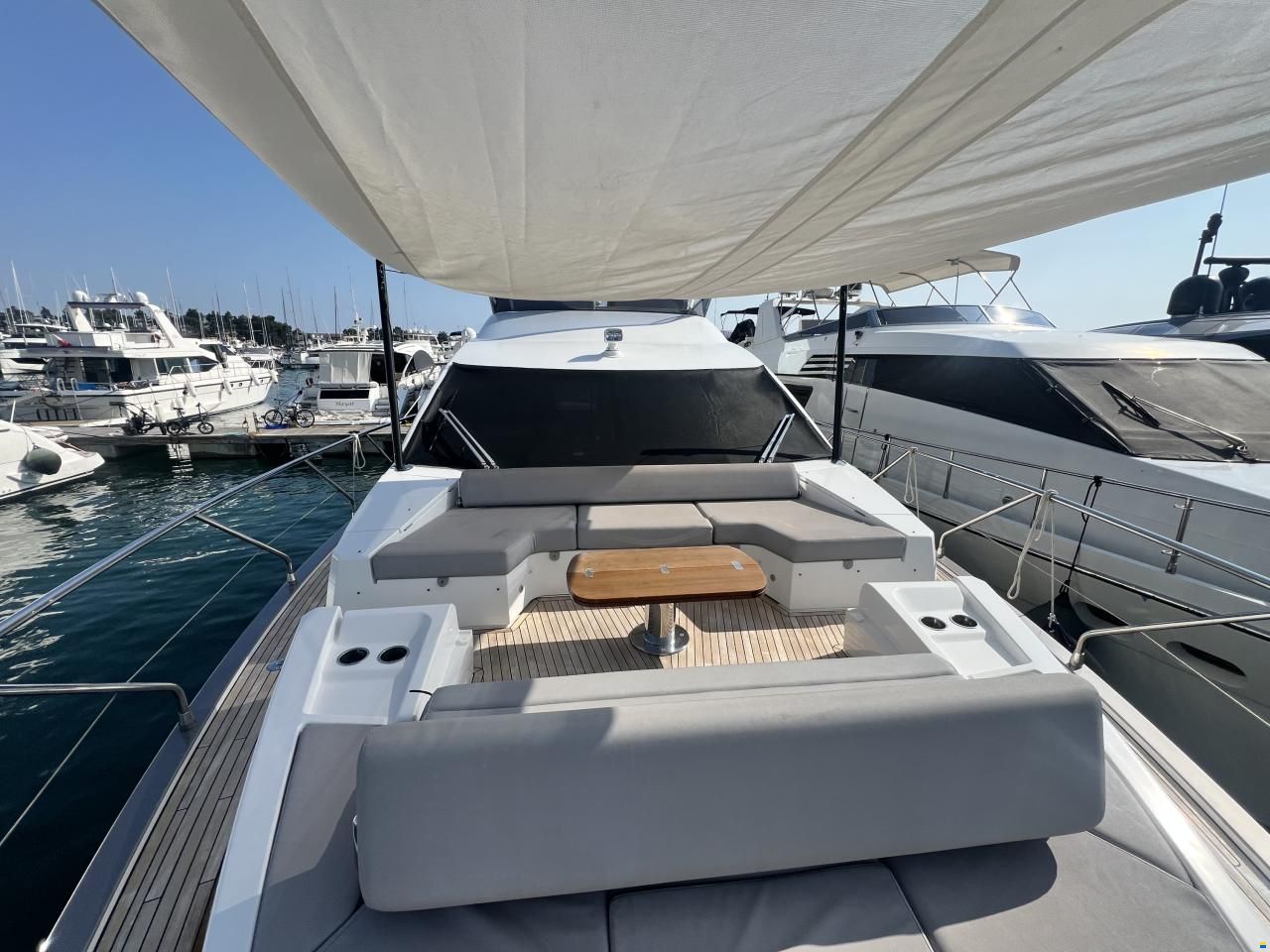 Azimut 60 fly