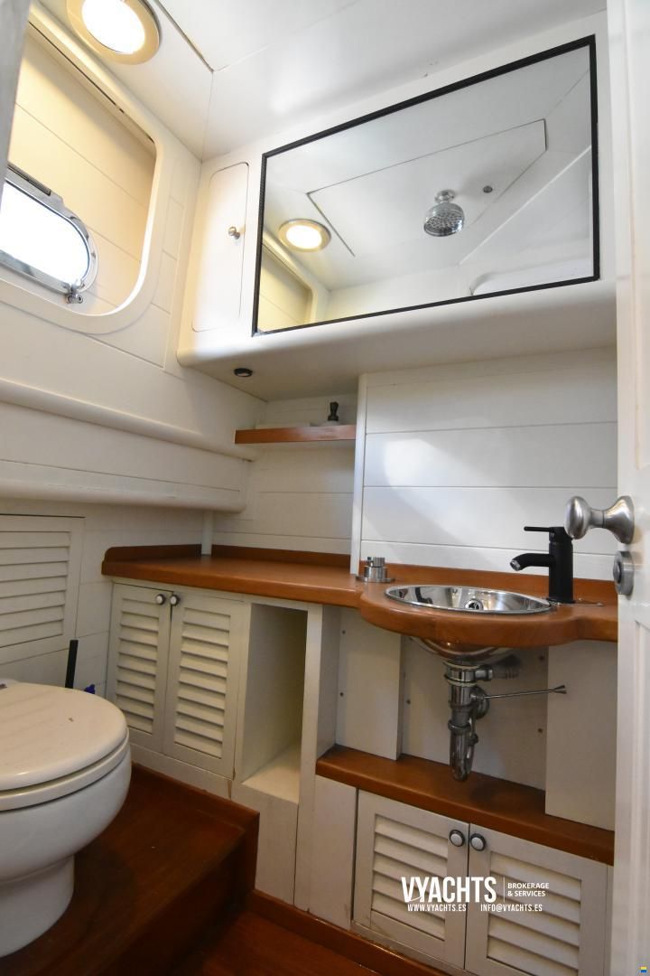 Custom Built Motor Yacht Center Console