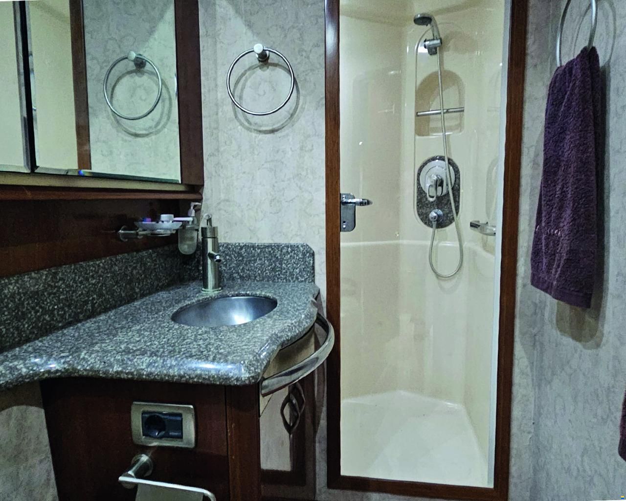 Sea Ray 550 DB
