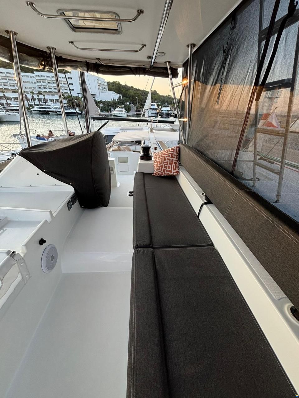 Lagoon 450F