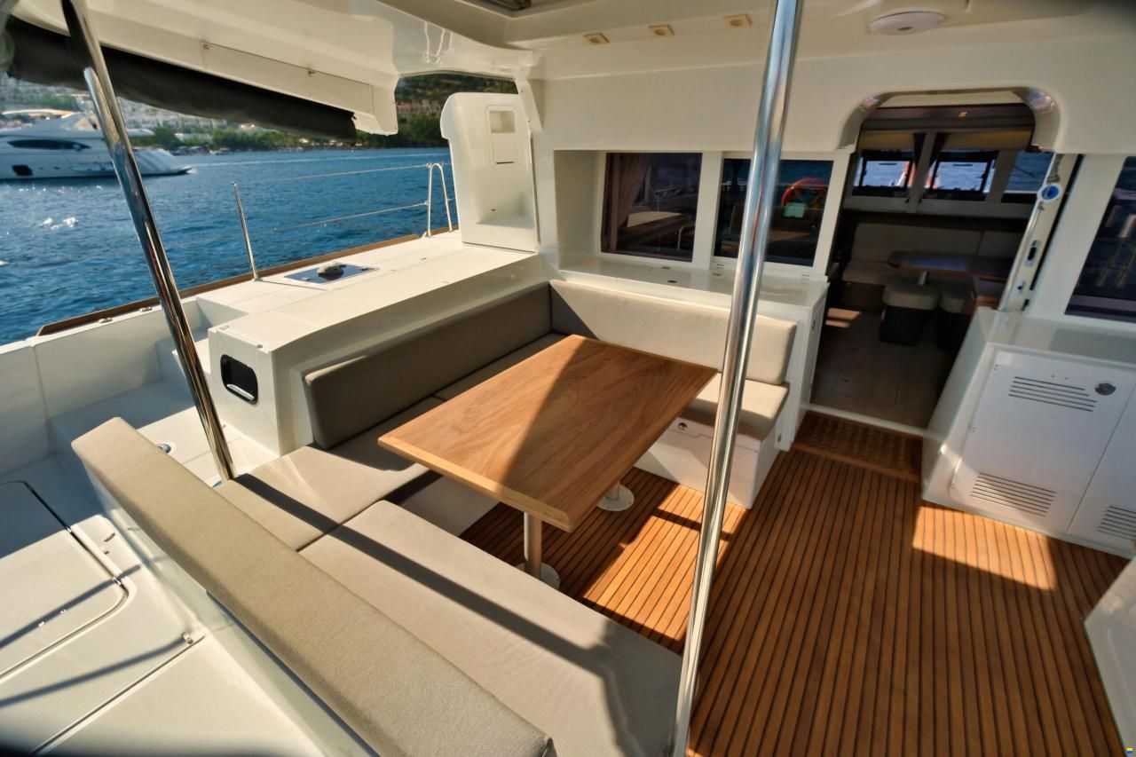 Lagoon 450F