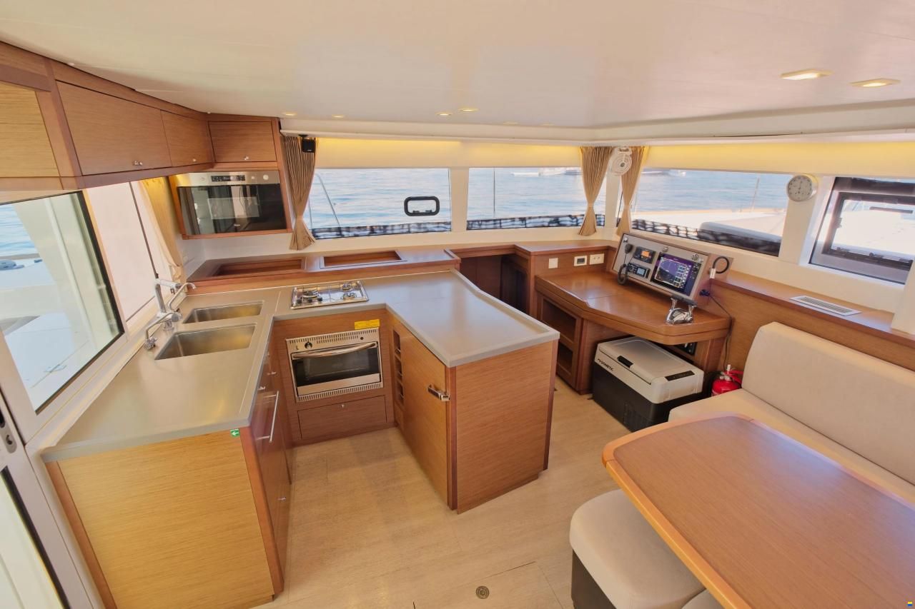 Lagoon 450F