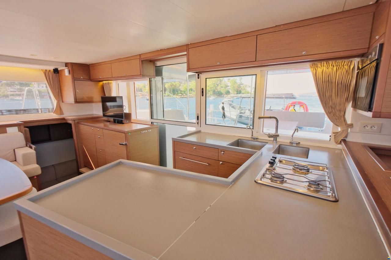 Lagoon 450F