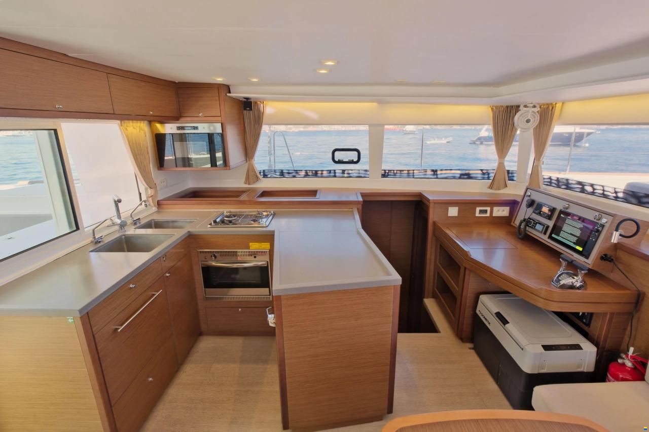 Lagoon 450F