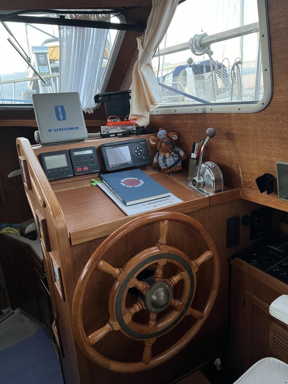Nauticat 32