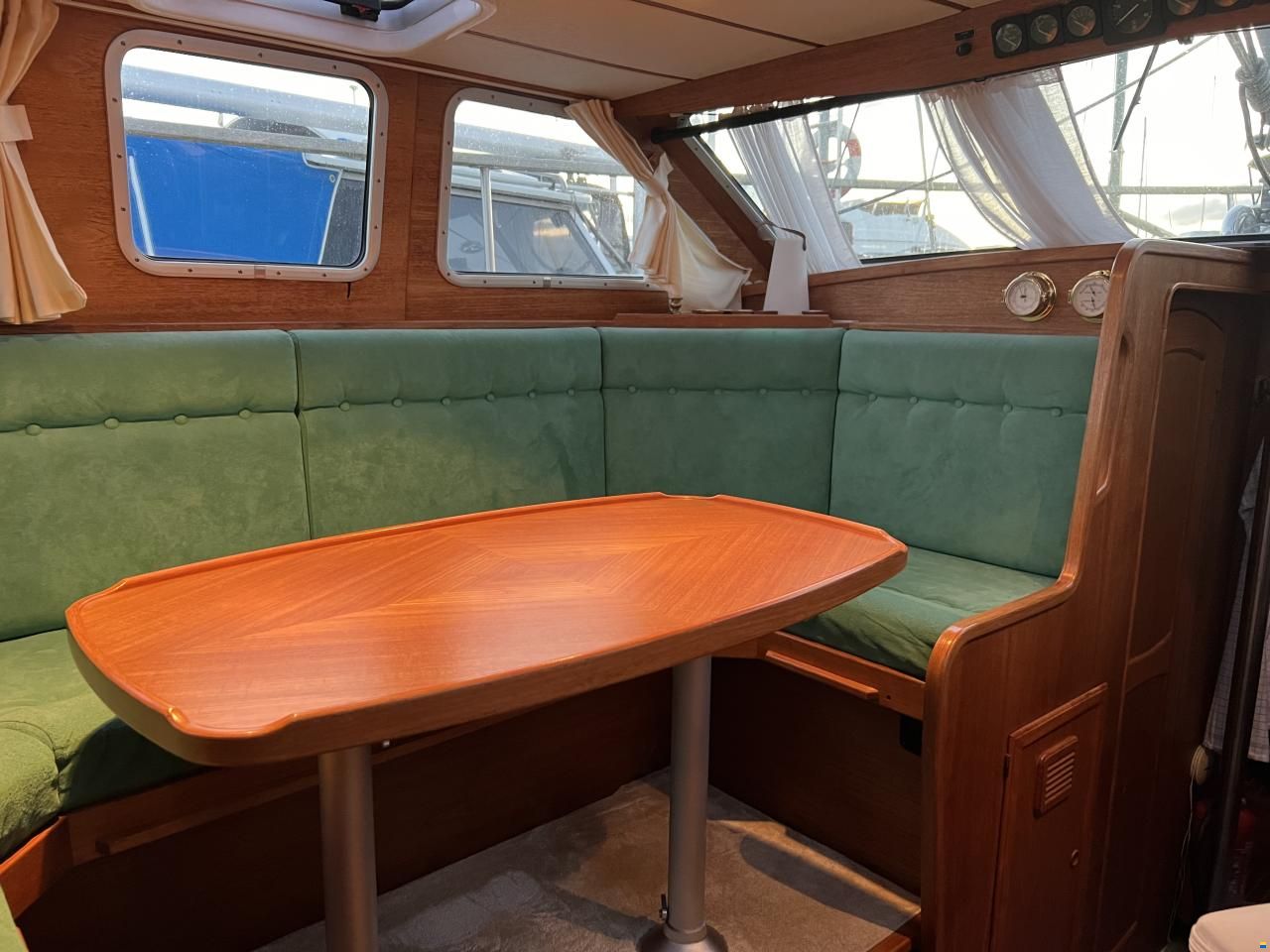 Nauticat 32