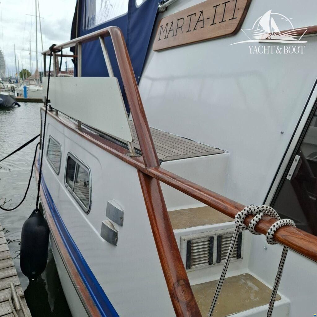 Gladstone Lyall & Co Aquila Queen Trawle