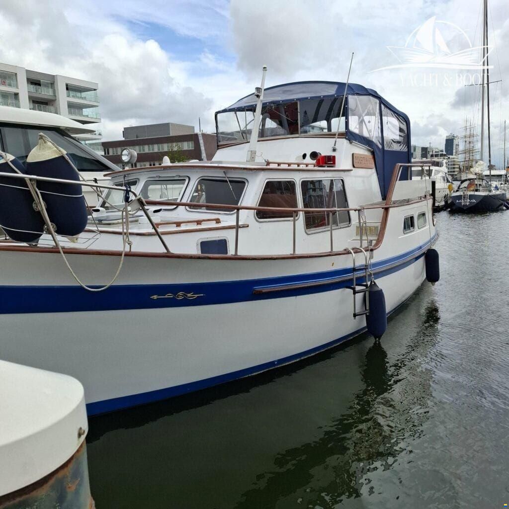 Gladstone Lyall & Co Aquila Queen Trawle