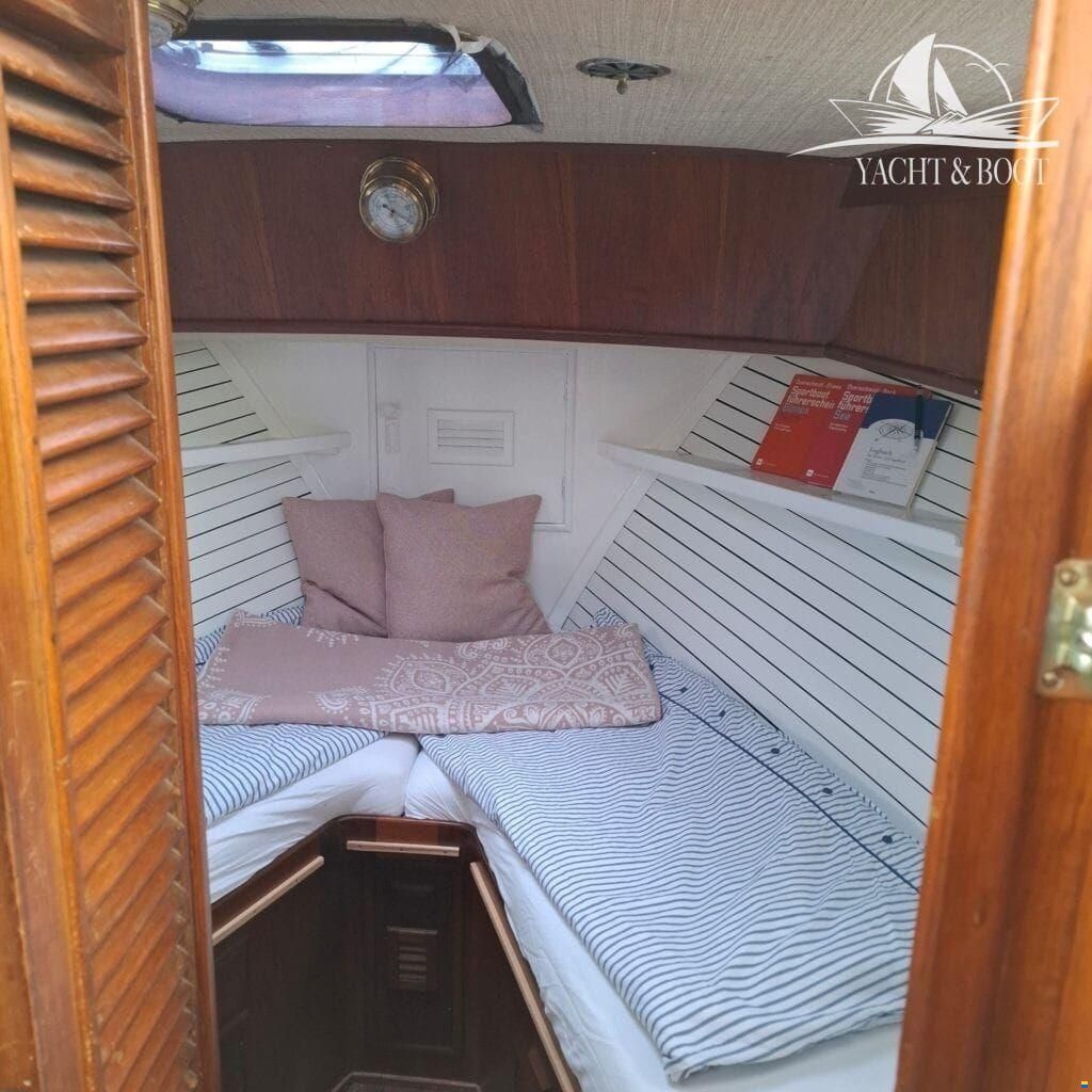 Gladstone Lyall & Co Aquila Queen Trawle