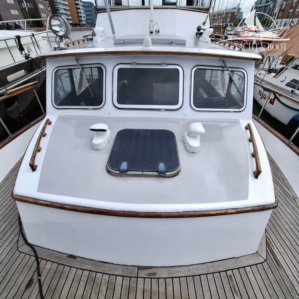 Gladstone Lyall & Co Aquila Queen Trawle