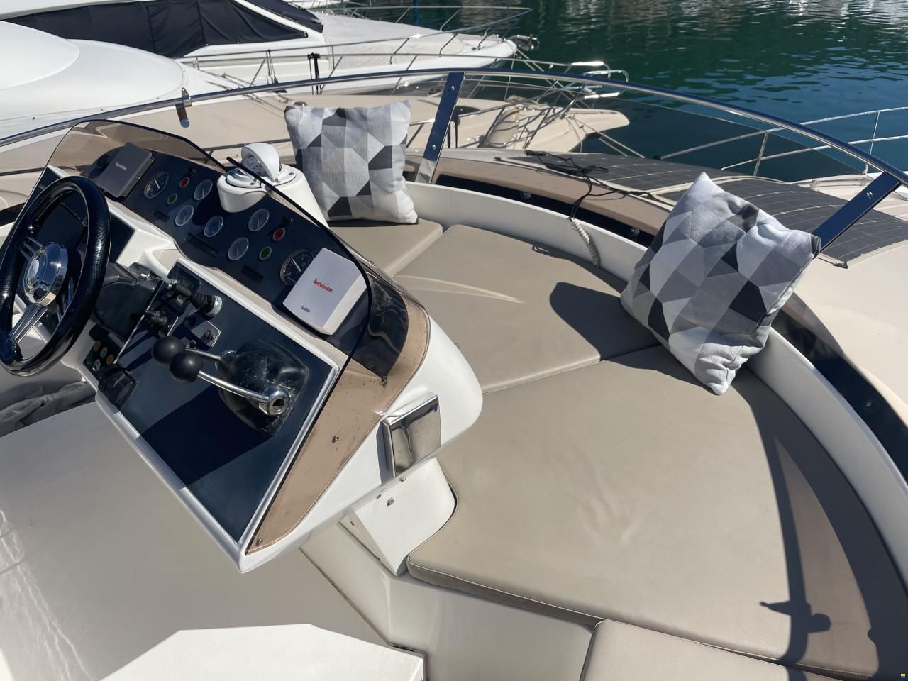 Fairline Squadron 52