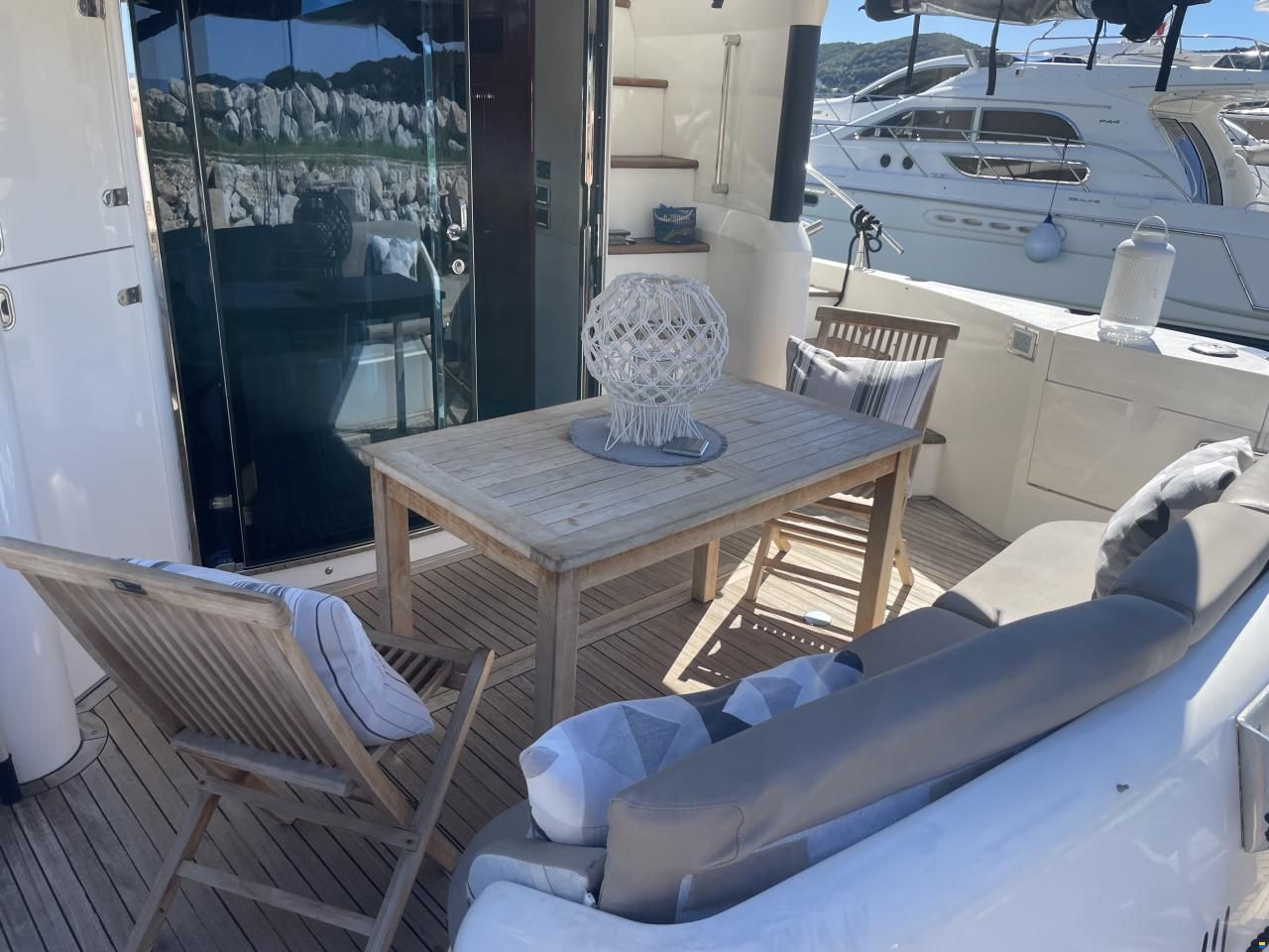 Fairline Squadron 52