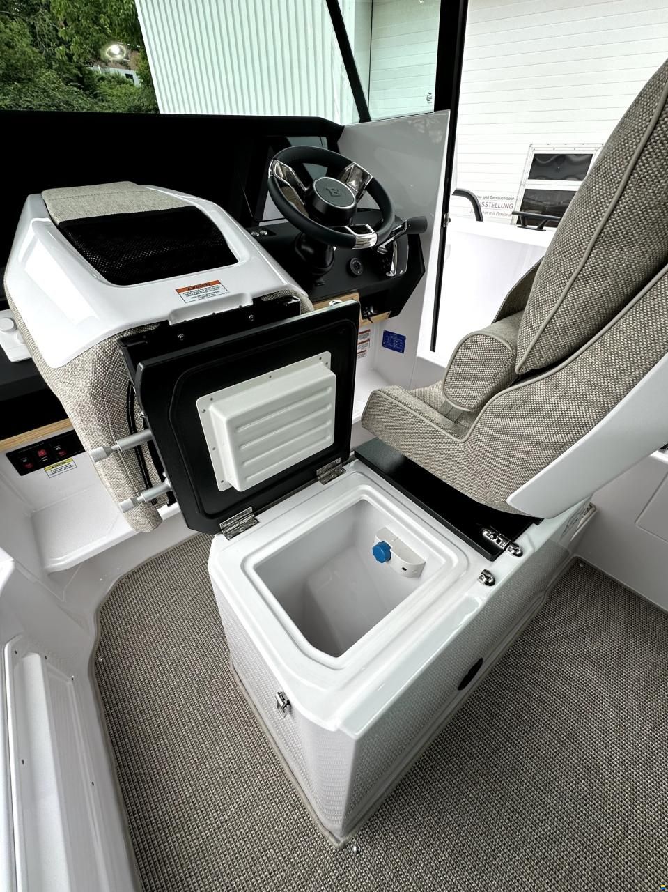 Axopar 29 Cross Cabin