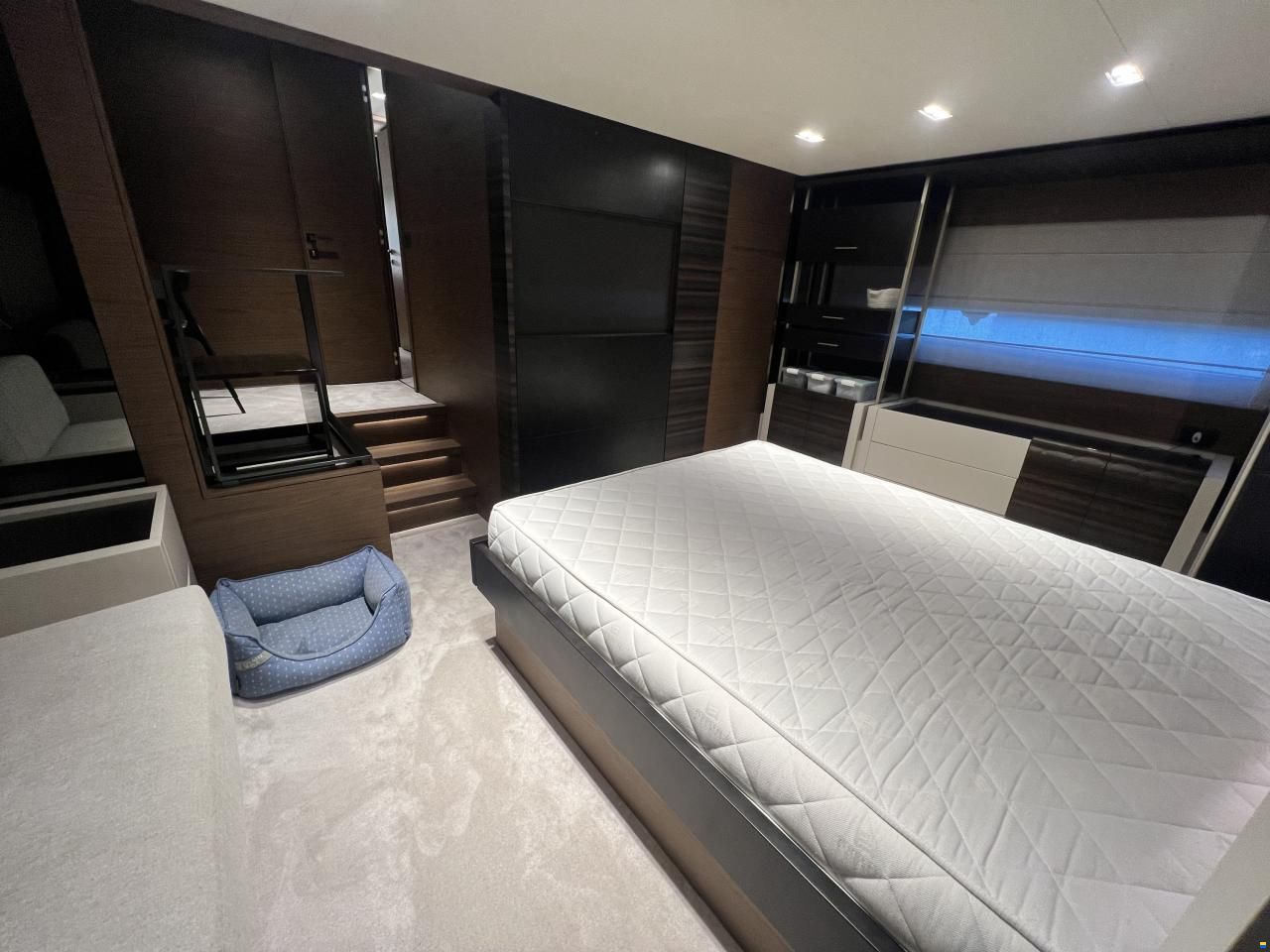 Ferretti 670 fly