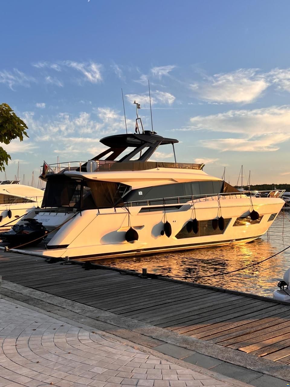 Ferretti 670 fly