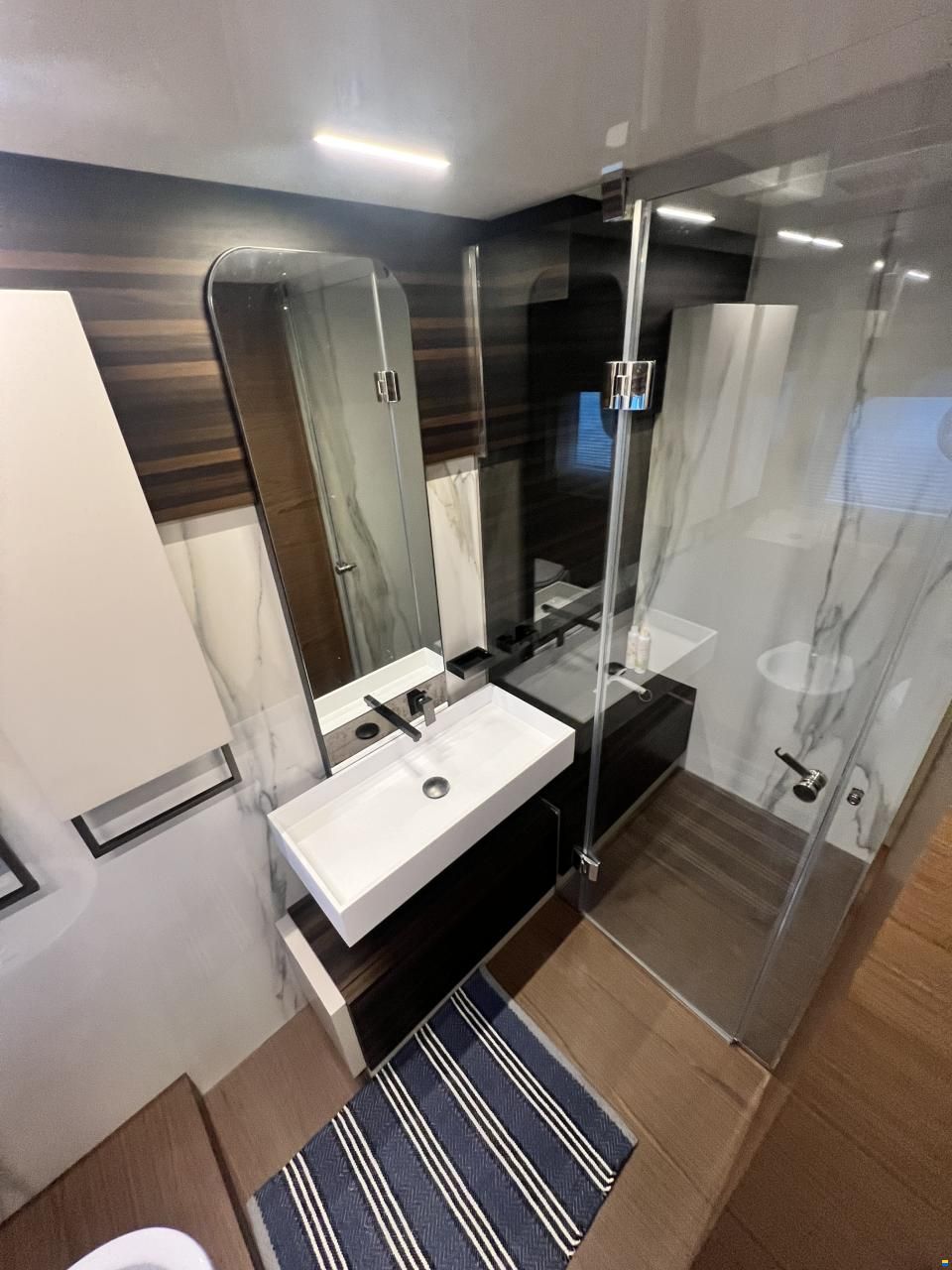 Ferretti 670 fly