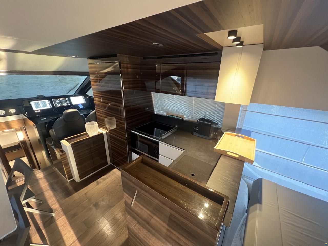 Ferretti 670 fly