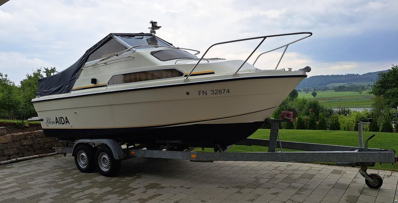 Fairline Weekend 21