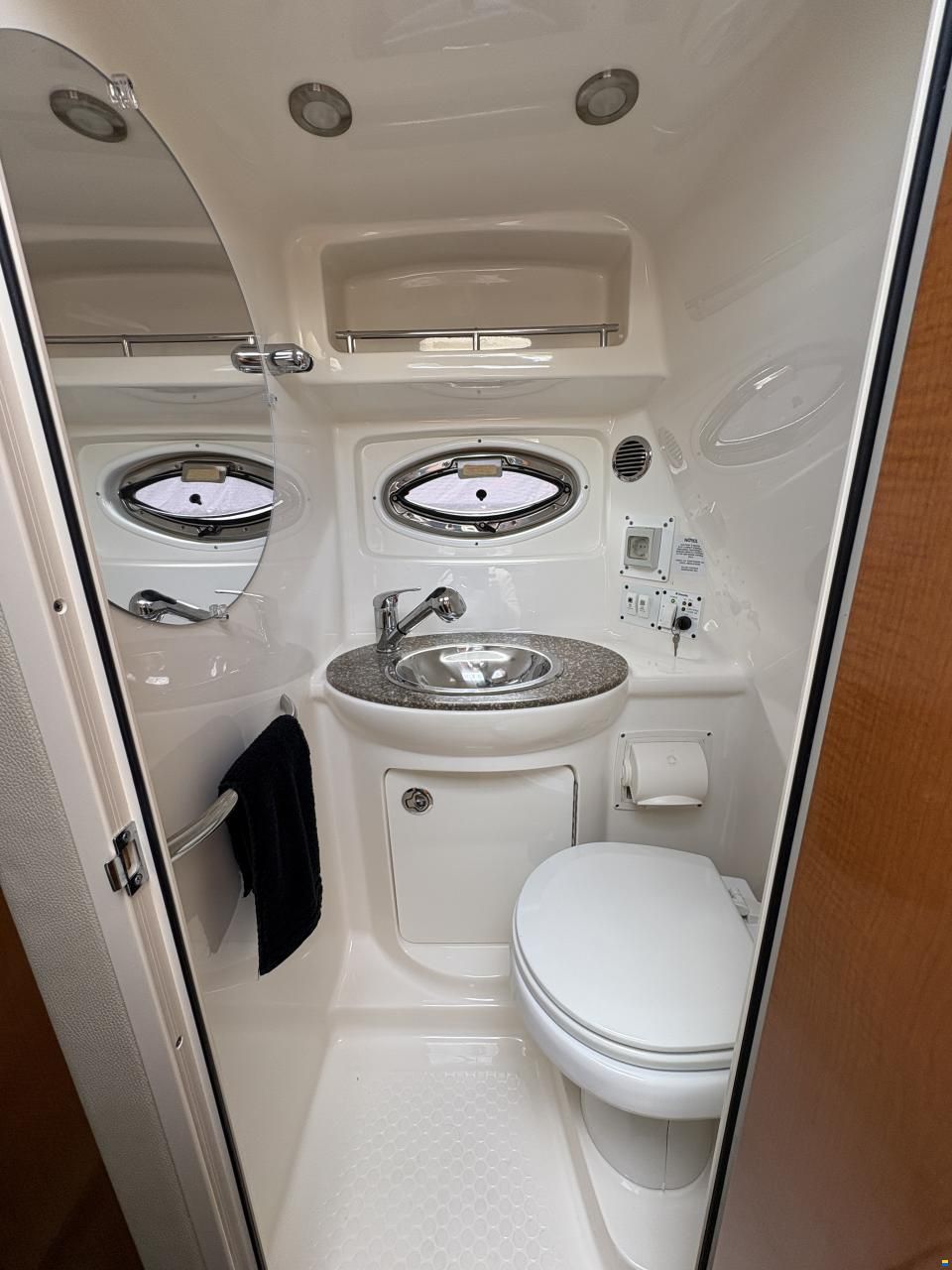 Chaparral 270 Signature