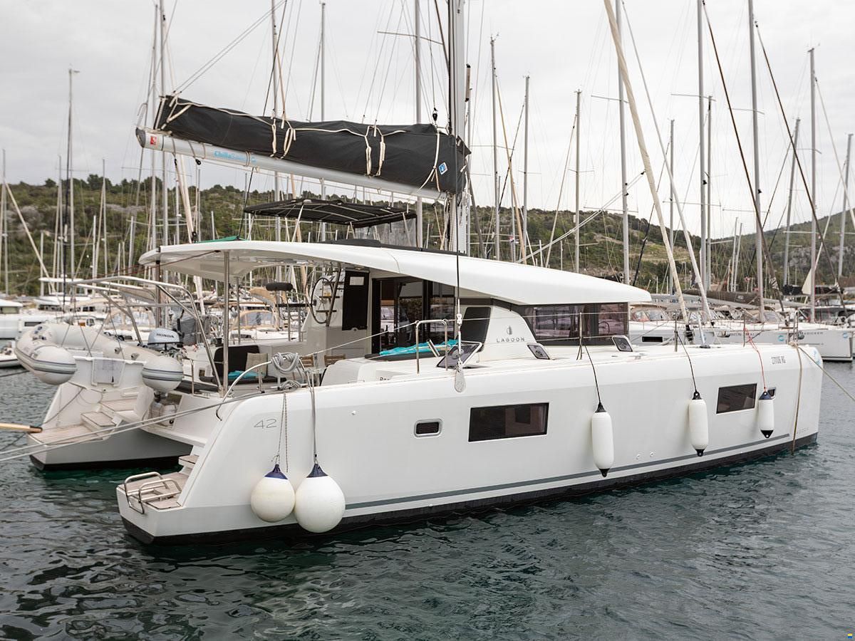 Lagoon 42