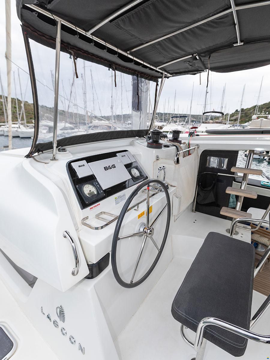 Lagoon 42
