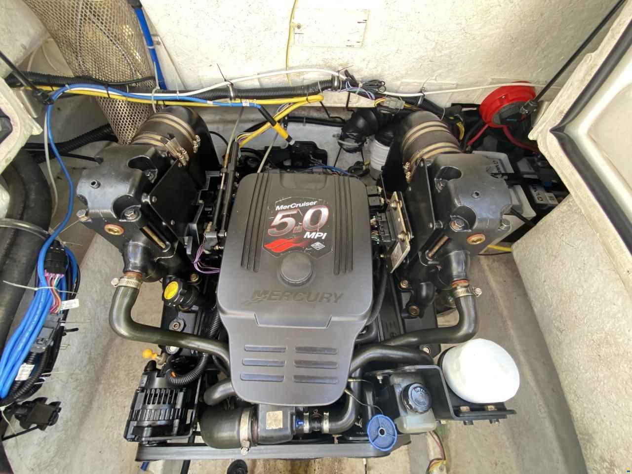 Maxum 2400 SC3