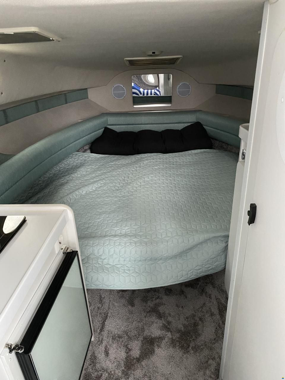 Rinker Fiesta Vee 265