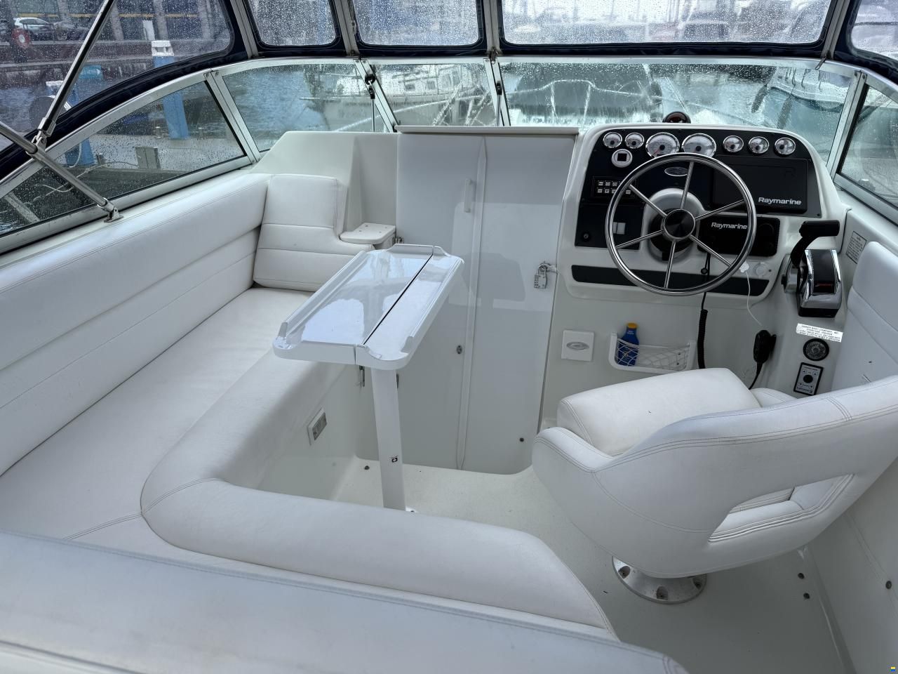 Rinker Fiesta Vee 265