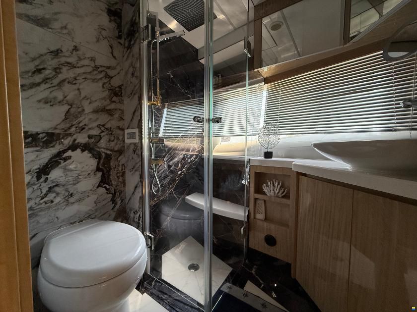Galeon 700 Sky