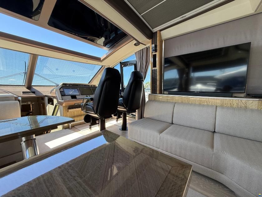 Galeon 700 Sky