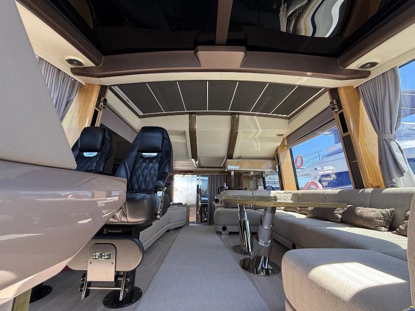 Galeon 700 Sky