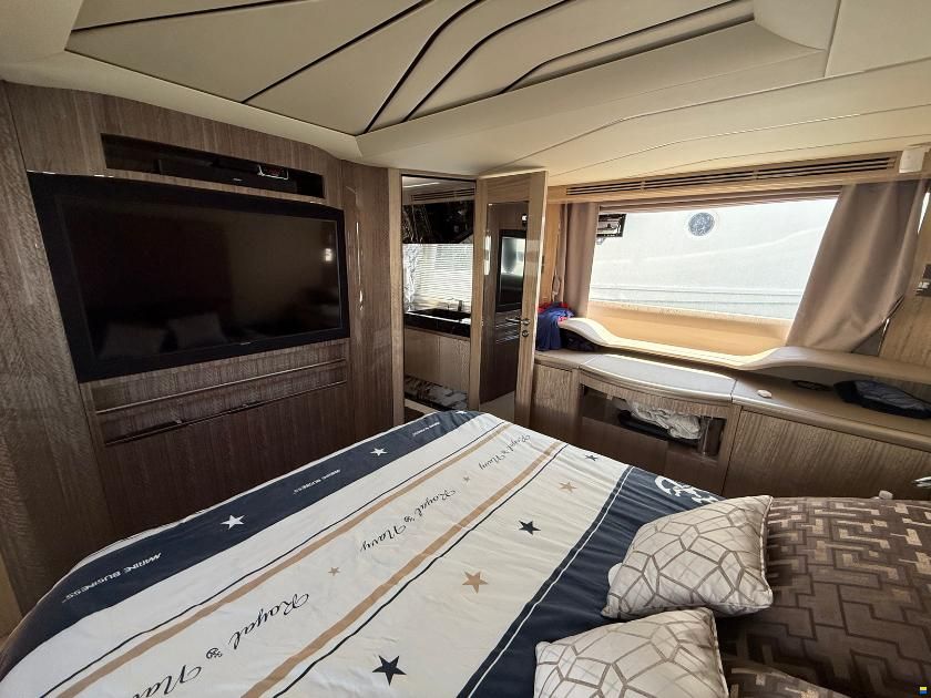 Galeon 700 Sky
