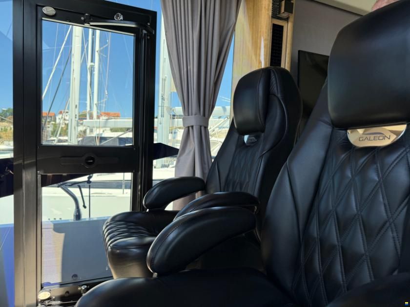 Galeon 700 Sky
