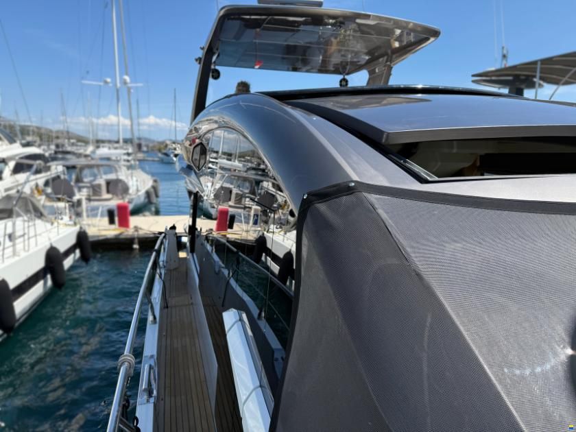 Galeon 700 Sky