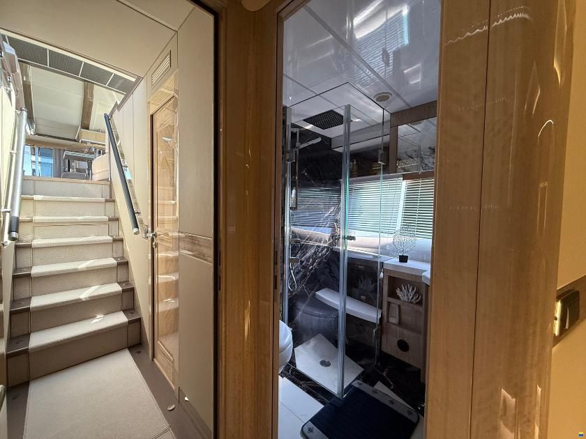 Galeon 700 Sky