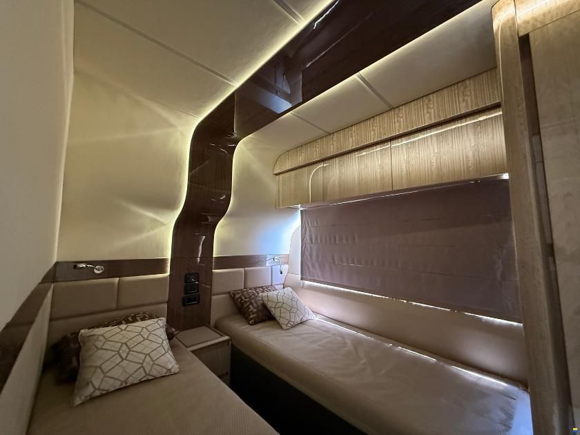 Galeon 700 Sky