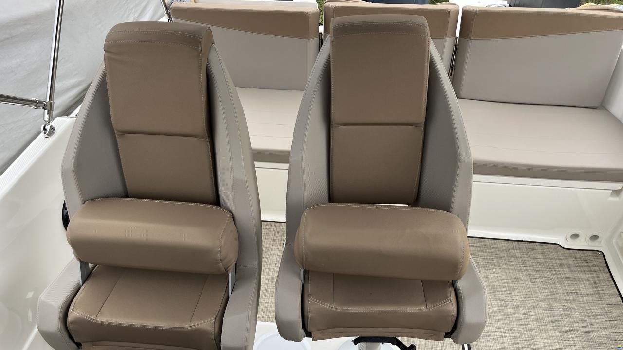 Quicksilver 675 Sundeck
