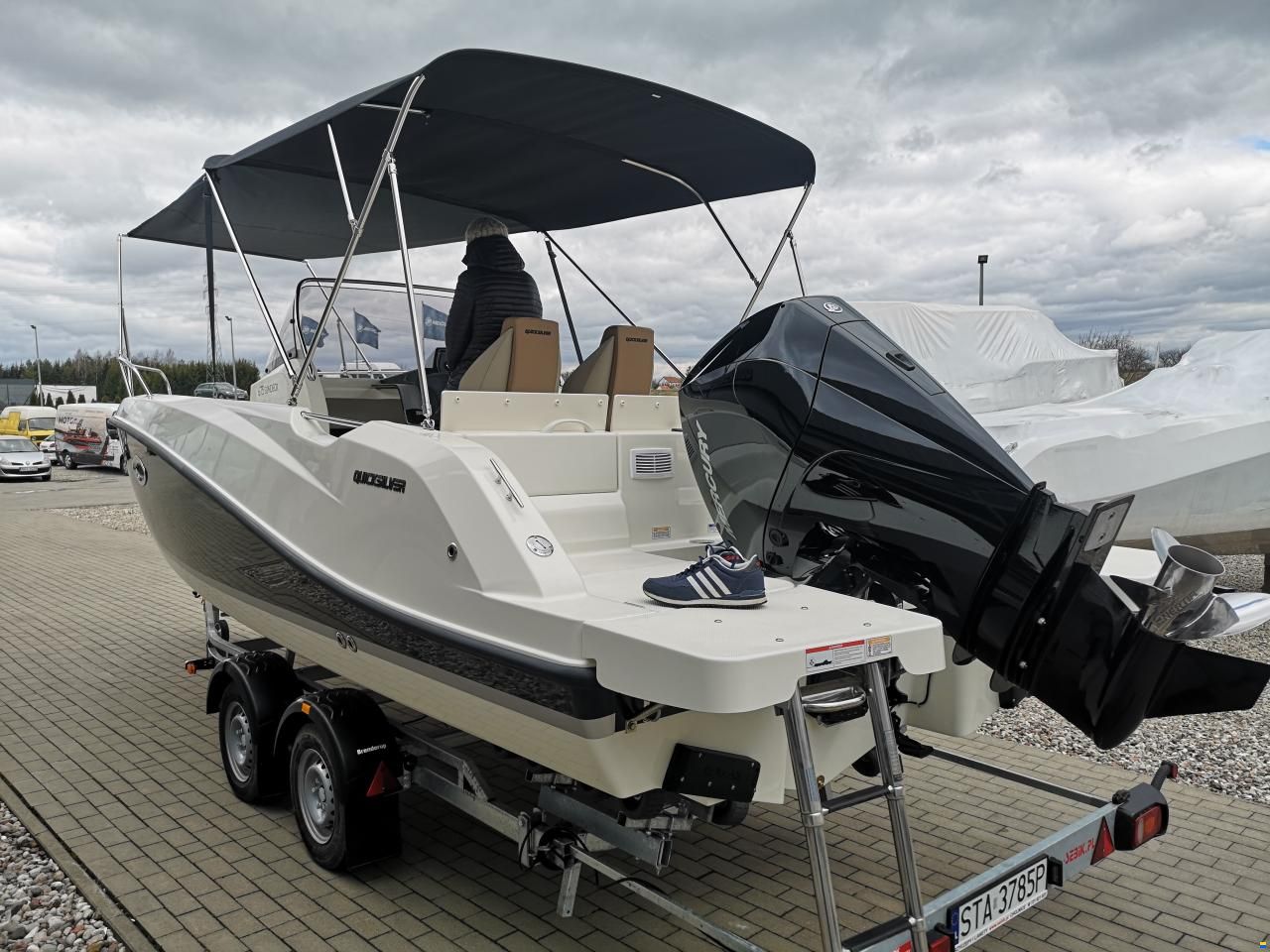 Quicksilver 675 Sundeck