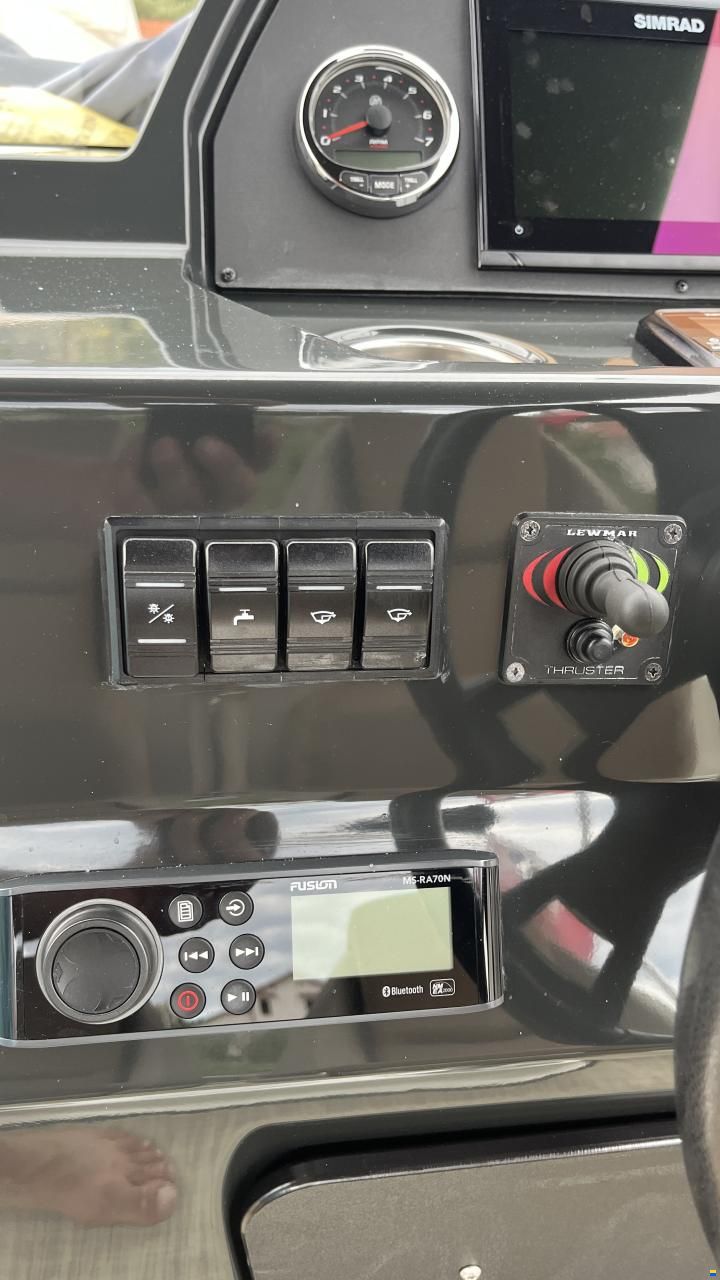 Quicksilver 675 Sundeck