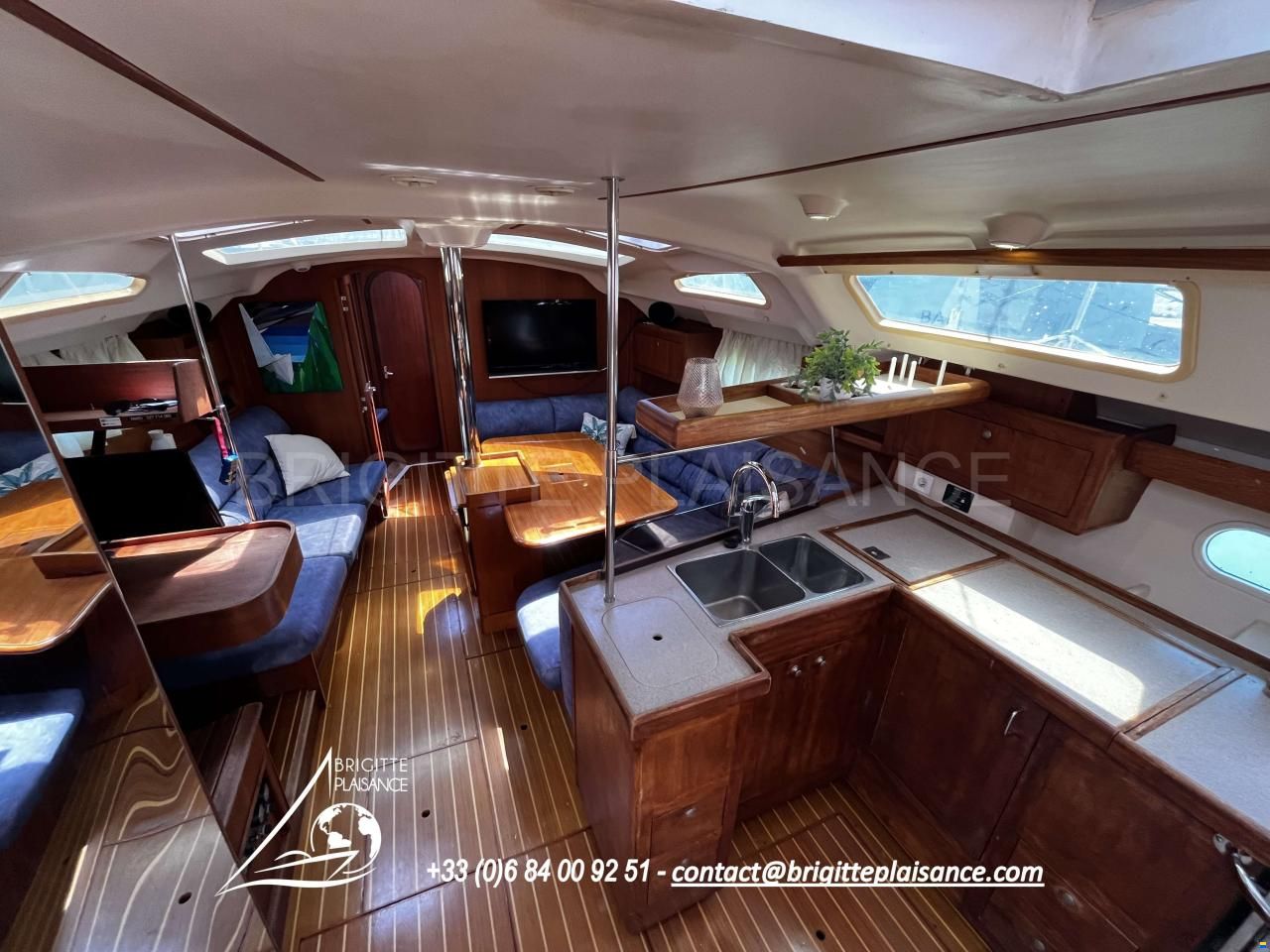 Hunter Marine 410