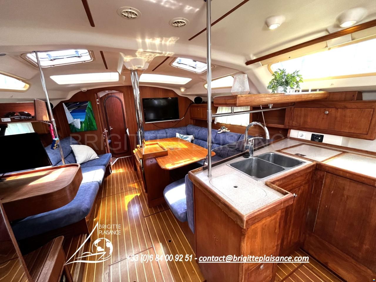 Hunter Marine 410