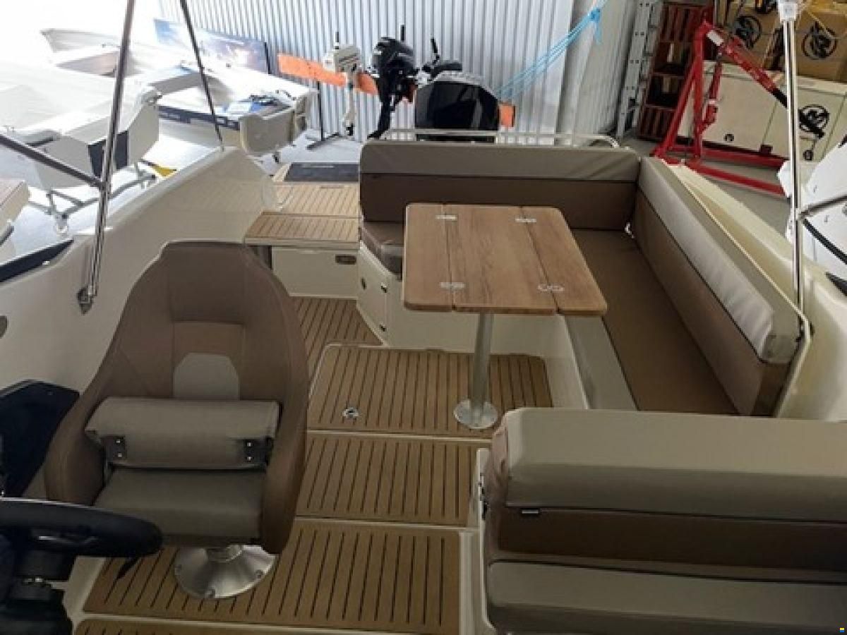 Quicksilver 755 Cruiser med F175 Mercury