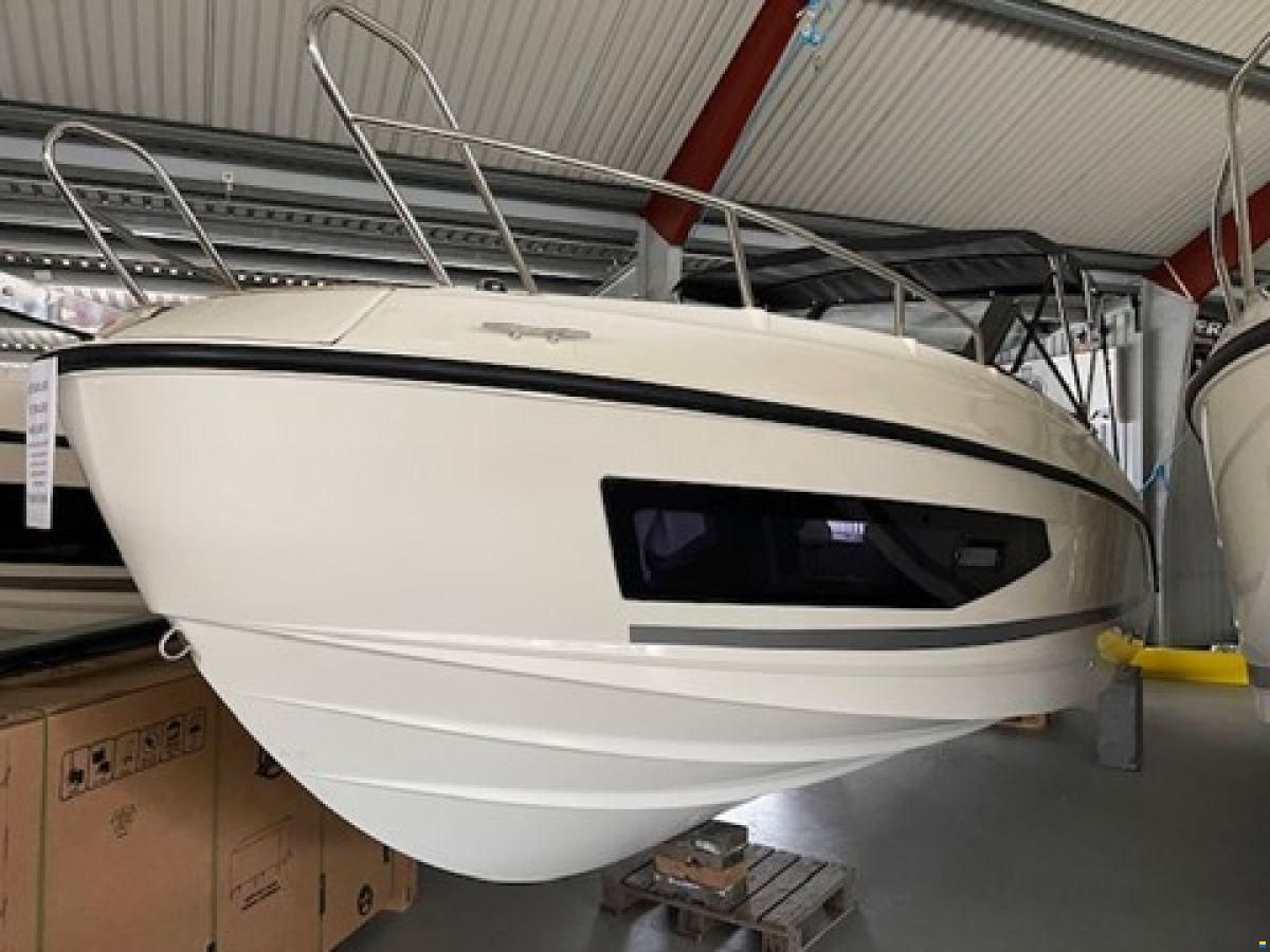 Quicksilver 755 Cruiser med F175 Mercury