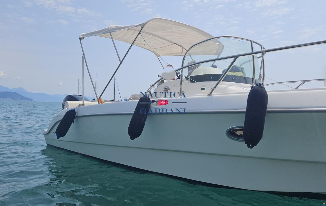 Sessa Key Largo 25 WA