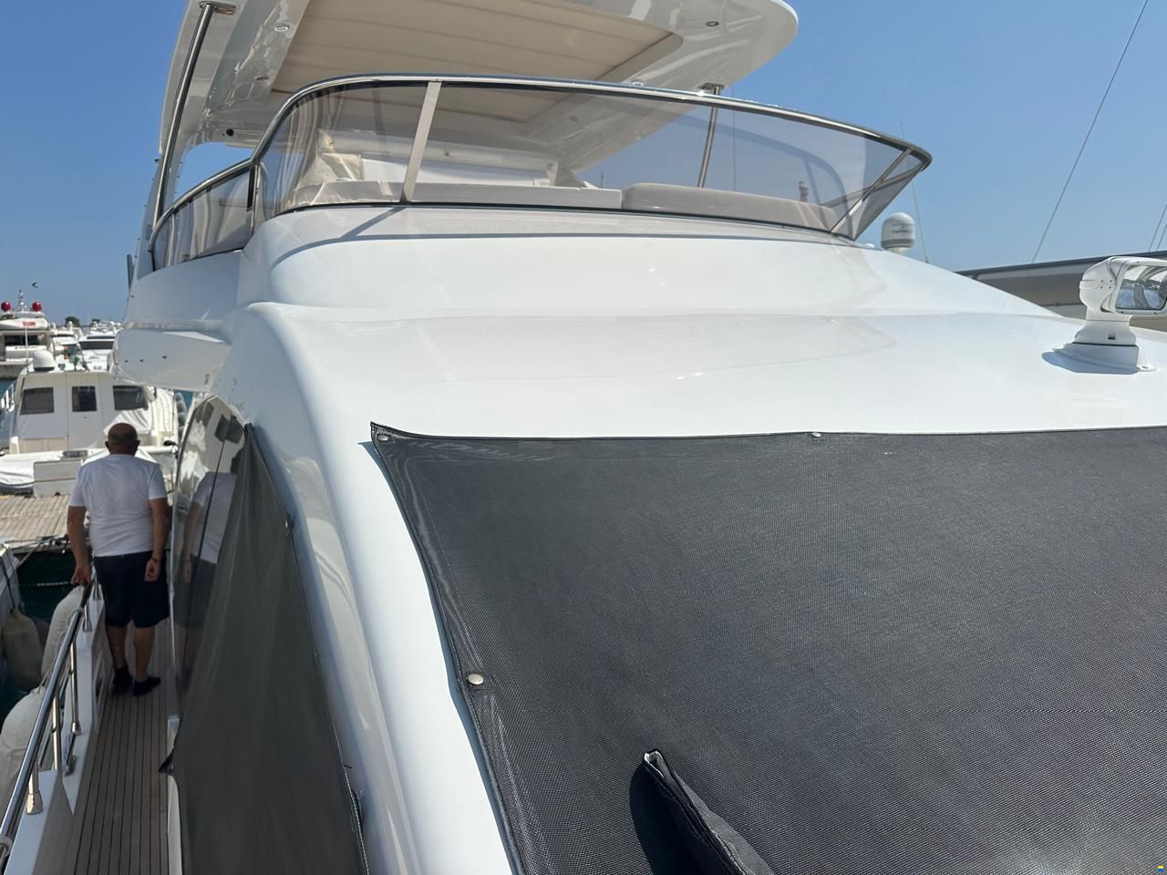 Azimut Flybridge 72